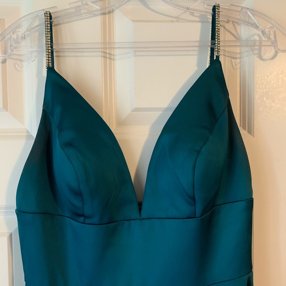 PROM DRESS 😍 - Picture 2 of 8